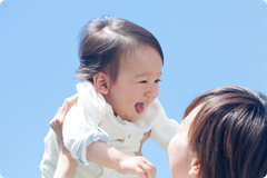ご家庭と歯科医院の協力で、お子さんの歯を守りましょう